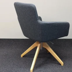 Mehrzweckstuhl W-Cube 1 Filzstoff Gestell Eiche Natur Geölt