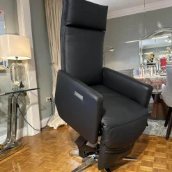 Motorsessel Charly Bezug Leder Normandie Schwarz Sternfuß Chrom Glänzend Mit Aufsthehhilfe Und Motorischer Verstellung