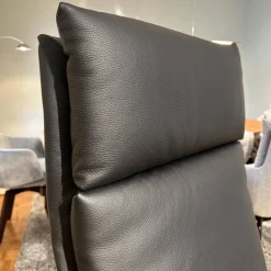 Motorsessel Charly Bezug Leder Normandie Schwarz Sternfuß Chrom Glänzend Mit Aufsthehhilfe Und Motorischer Verstellung