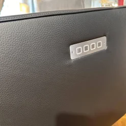 Motorsessel Charly Bezug Leder Normandie Schwarz Sternfuß Chrom Glänzend Mit Aufsthehhilfe Und Motorischer Verstellung