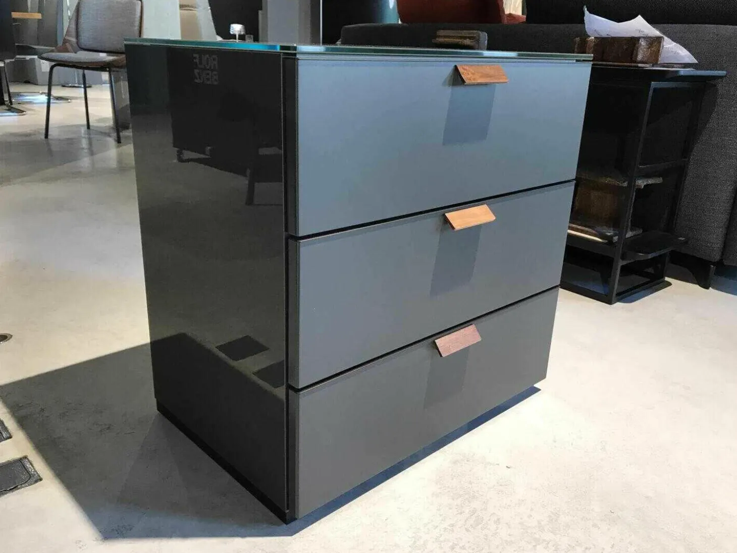 Nachttisch Multi Varis Nussbaum Abdeckplatte Glas