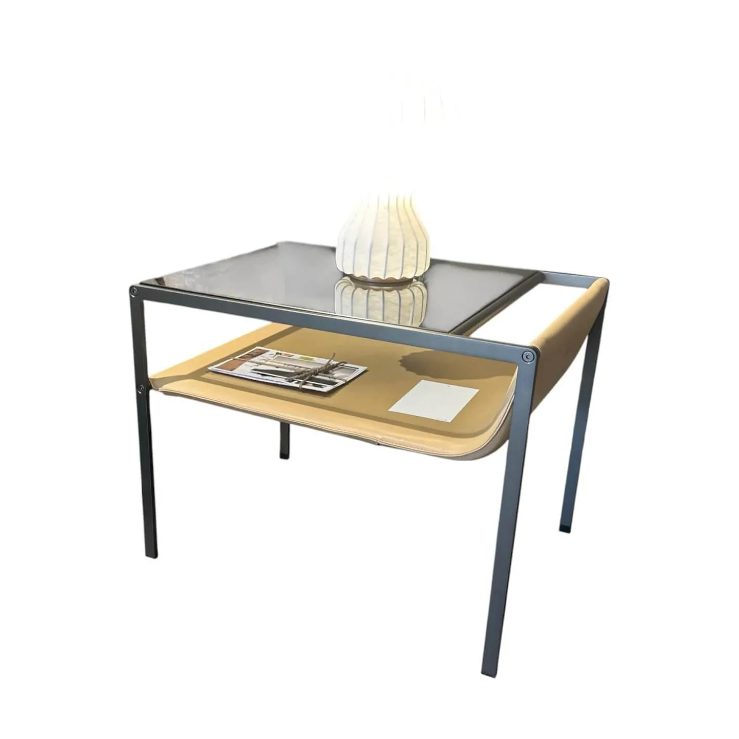 Nachttisch Quiet Lines Platte Rauchglas Leder Kasia 315 Wüstenfarben Braun Gestell Nickel Bronzefarben Lackiert