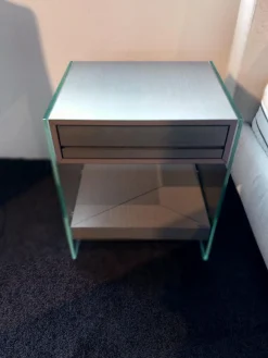Nachttisch SF Eiche Anthrazit Glas Mit Schubkasten und Ablageboard