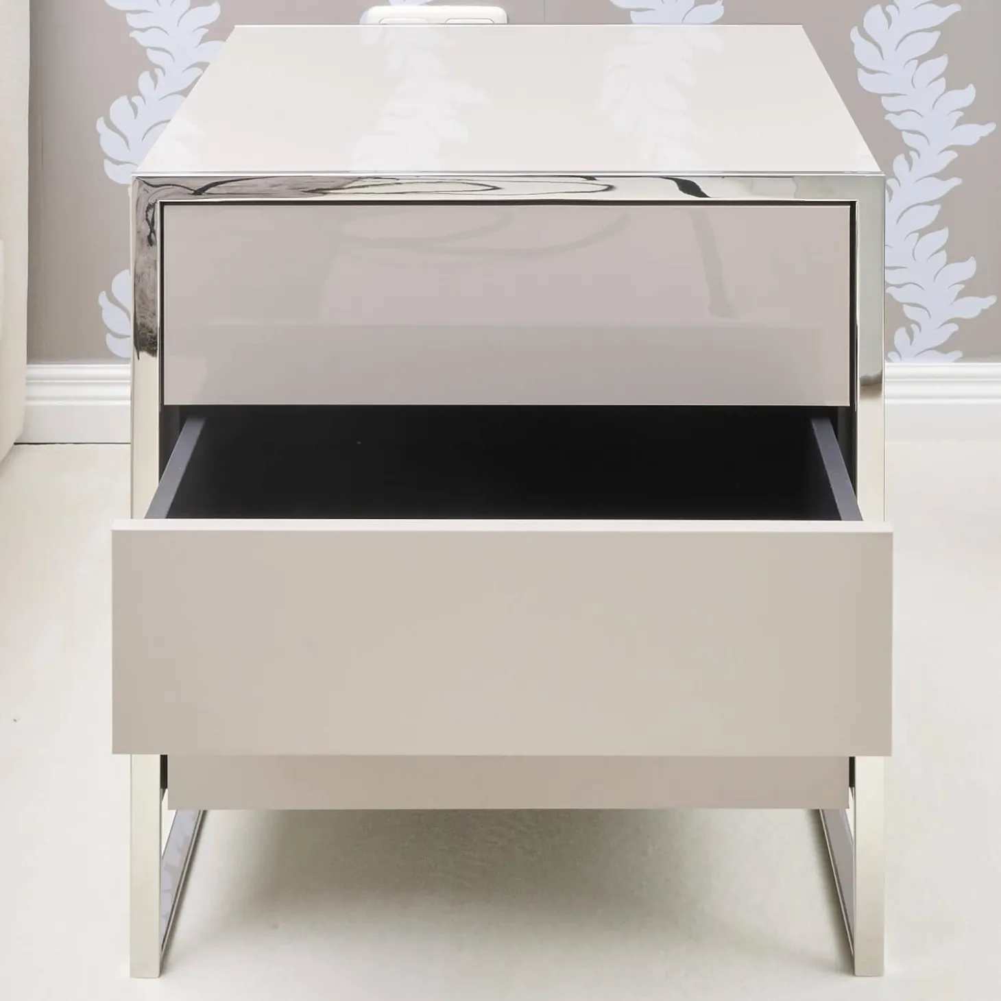 Nachttisch Smart Pantex Taupe Gestell Edelstahl Poliert