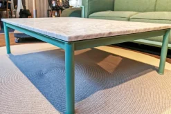 Outdoor Couchtisch LC10 Marmor Carrara Gestell Stahl Grün Texturiert