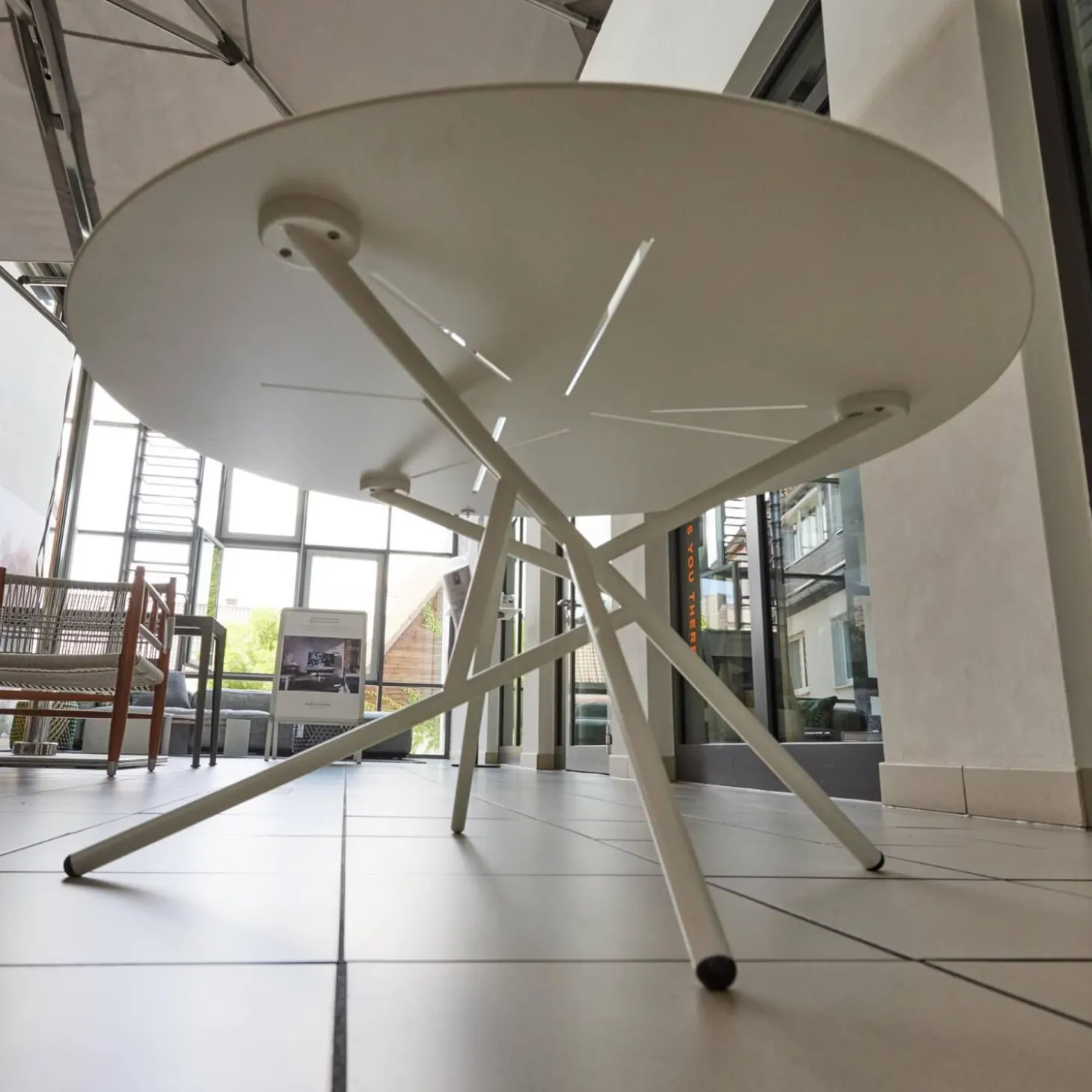 Outdoor Couchtisch Mangrove Pure White Weiß Gepulvert