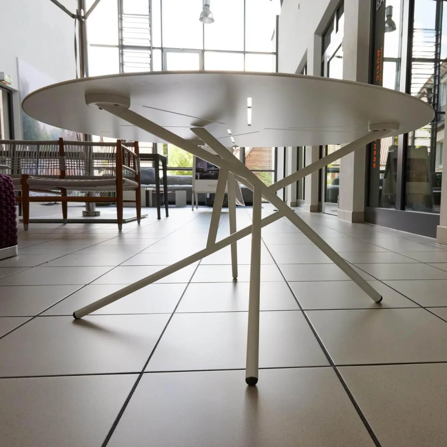 Outdoor Couchtisch Mangrove Pure White Weiß Gepulvert