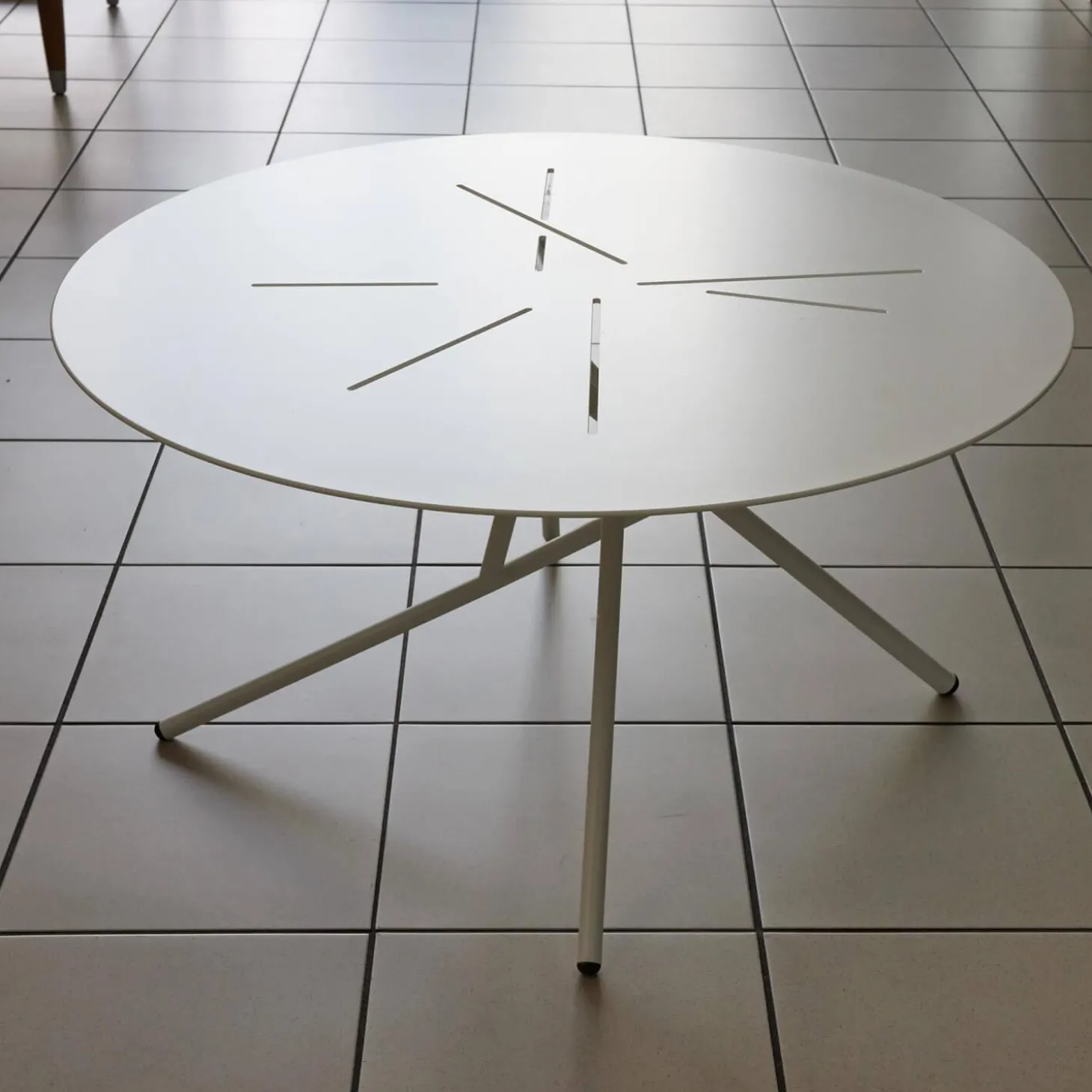 Outdoor Couchtisch Mangrove Pure White Weiß Gepulvert