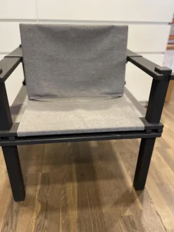 Outdoor Sessel Farmer Stoff Mittelgrau Gestell Und Füße Massivholz Schwarz Geölt Mit Hocker