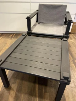 Outdoor Sessel Farmer Stoff Mittelgrau Gestell Und Füße Massivholz Schwarz Geölt Mit Hocker