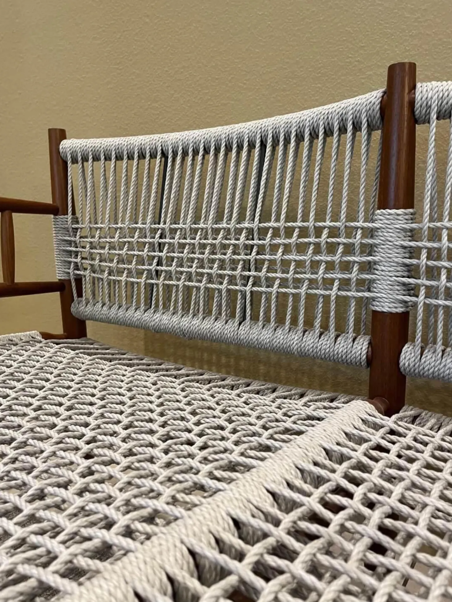 Outdoor Sofabank Lee Geflecht Kordel Eisblau Matt Blau Grau Gestell Holz Iroko Massiv Natur