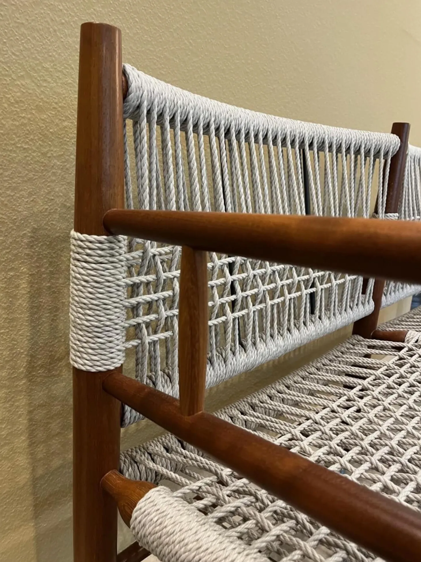 Outdoor Sofabank Lee Geflecht Kordel Eisblau Matt Blau Grau Gestell Holz Iroko Massiv Natur