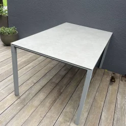 Outdoor Tisch Pure Platte Keramik Concrete Grey Grau Gestell Aluminium Light Grey Grau