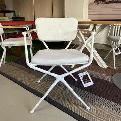 Outdoorgruppe Tisch Traverse Platte Teakholz 4 Stühle Exes Bezug Stoff Creme Gestell Aluminium Weiß