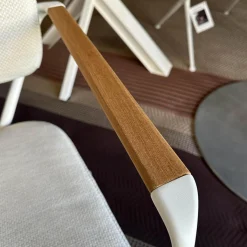 Outdoorgruppe Tisch Traverse Platte Teakholz 4 Stühle Exes Bezug Stoff Creme Gestell Aluminium Weiß