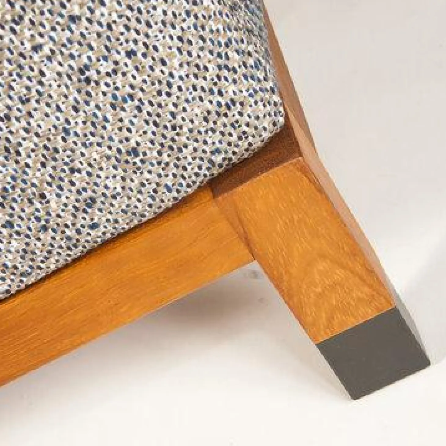 Outdoorsessel Thomas Stoff Begonia Gestell Iroko Brüniert