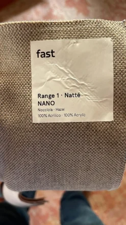 Outdoorsofa Aikana Bezug Iron Grey Gestell Haselnuss mit 2 Kissen