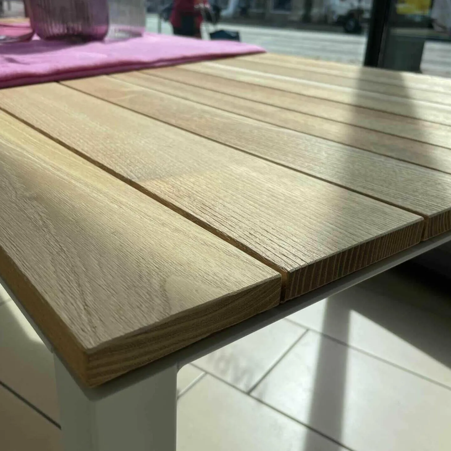 Outdoortisch S600 Akazie Roh Gebürstet Gestell Edelstahl Grauweiß Pulverbeschichtet