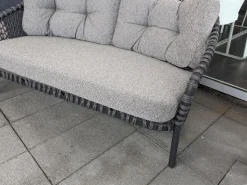 Outdoosofa Ocean Large 2 Sitzer Geflecht Soft Rope Dark Grey Dunkelgrau Kissensatz Stoff Wove Grau Gestell Aluminium Pulverbeschichtet Grau