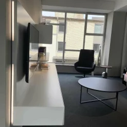 Paneelwand Alea Lack Weiß Mit Beleuchtung Und Glas Einlegeböden