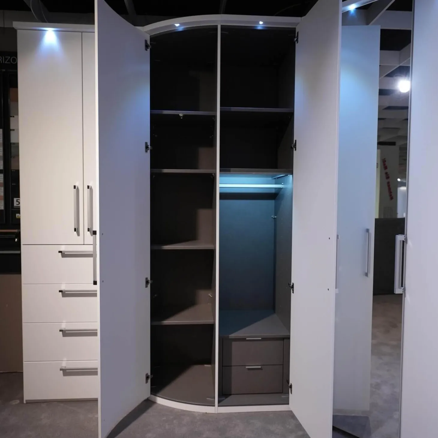 Planungsschrank Horizont Polarweiß Mit Beleuchtung
