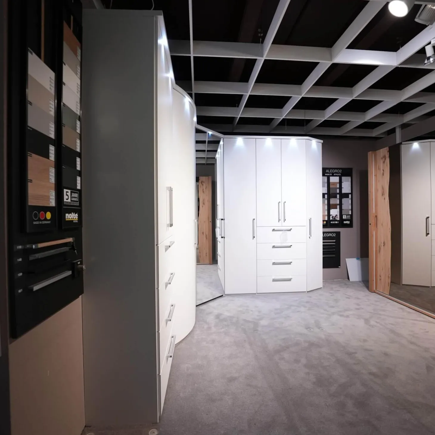 Planungsschrank Horizont Polarweiß Mit Beleuchtung