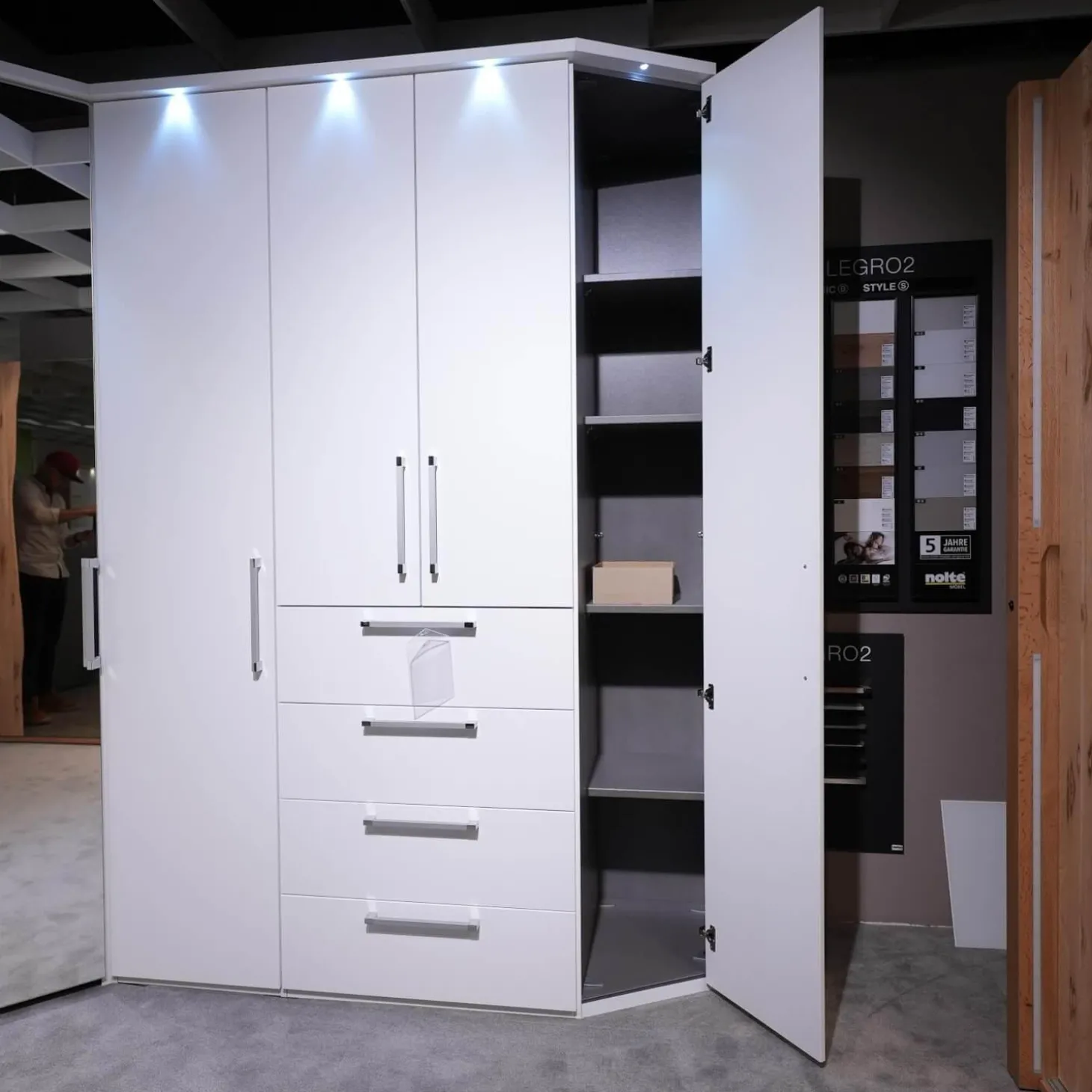 Planungsschrank Horizont Polarweiß Mit Beleuchtung