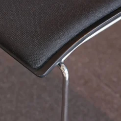 Polsterarmlehnstuhl S182 PFST Bezug Cava3 Schwarz Sitzschale Formholz Buche Schwarz