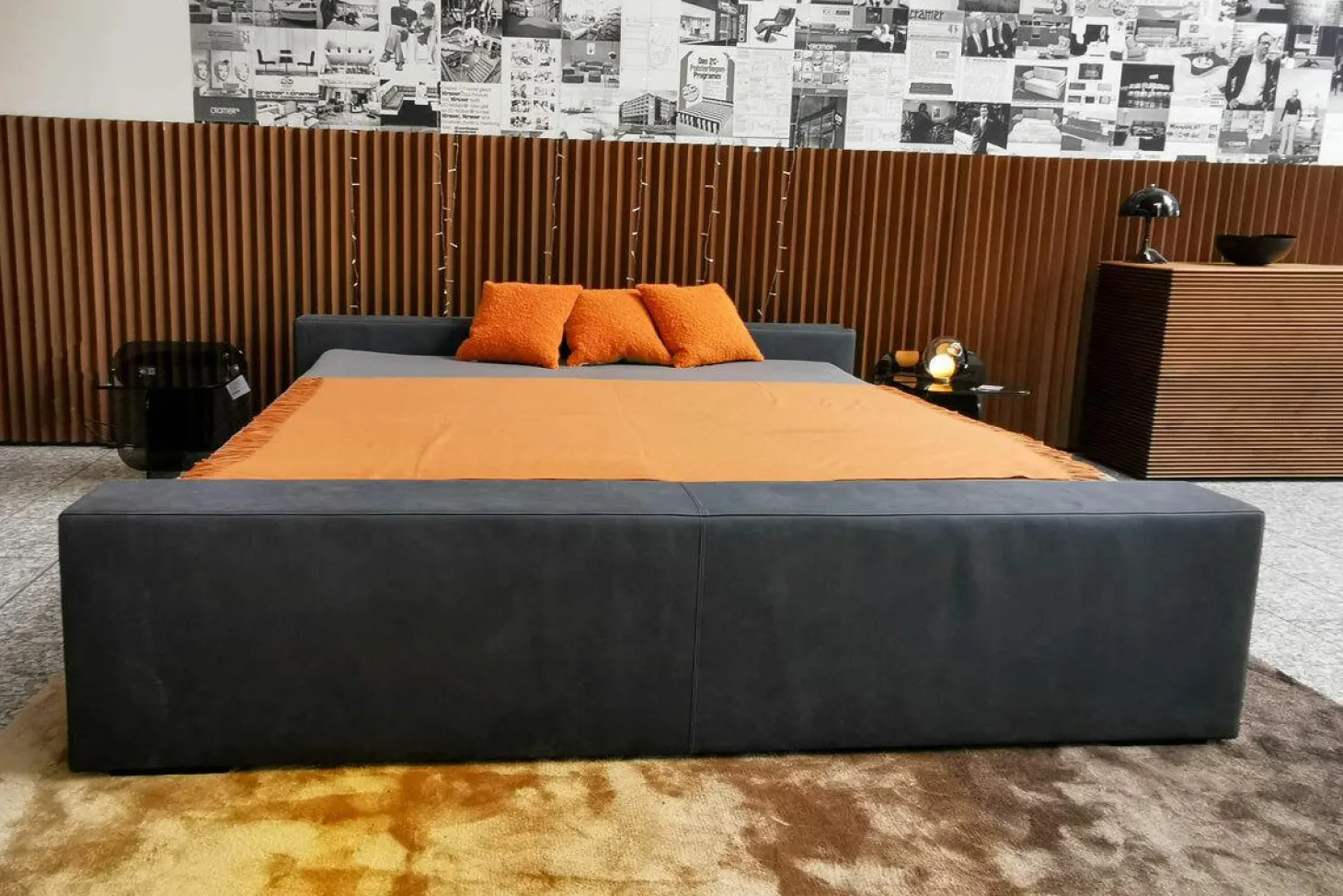 Polsterbett Brian Kopfteil A Niedrig Leder Novara 0523 Black Off Schwarz Fußplatte Holz Schwarz