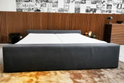 Polsterbett Brian Kopfteil A Niedrig Leder Novara 0523 Black Off Schwarz Fußplatte Holz Schwarz