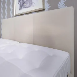 Polsterbett Kate Stoff Hot Madison 072 Beige Creme Füße Chrom mit Matratzen