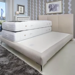 Polsterbett Kate Stoff Hot Madison 072 Beige Creme Füße Chrom mit Matratzen