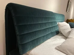 Polsterbett Pad Stoff Harald 2 982 Dunkelgrün Rücken Echt Metallfuß NY Schwarz Ohne Matratzen Ohne Lattenrost