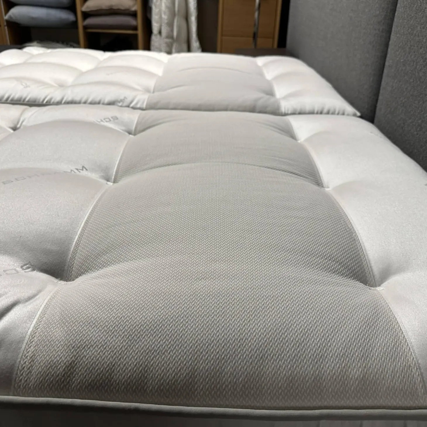 Polsterbett Paio Stoff Mirage Graublau Mit Matratzen Und Motorischer Verstellung