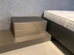 Polsterbett Stoff Maple Anthrazit Mit Lowboard 2 Nachttische Sowie Beleuchtung Im Kopfteil Intrigiert Ohne Matratze Ohne Lattenrost