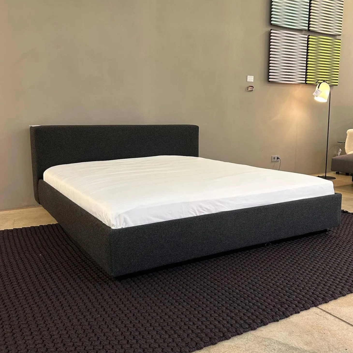 Polsterbett Yuuto Bed 810 180 Stoff Divina Melange 180 Dunkelgrau Gestell Buche Schwarz Lackiert ohne Lattenrost ohne Matratze