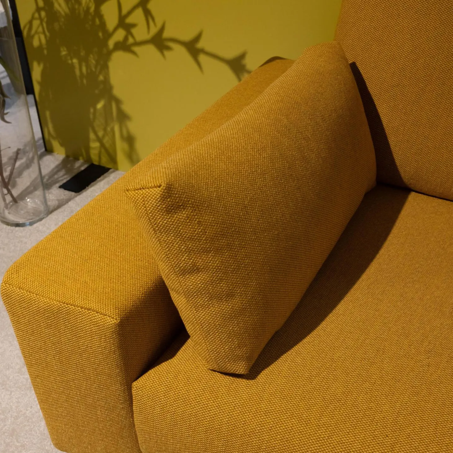 Polstereckgarnitur Und Sessel 170 Stoff 6545 Honiggelb Gelb Fuß Stahl Rundrohr Tiefschwarz RAL9005 Schwarz