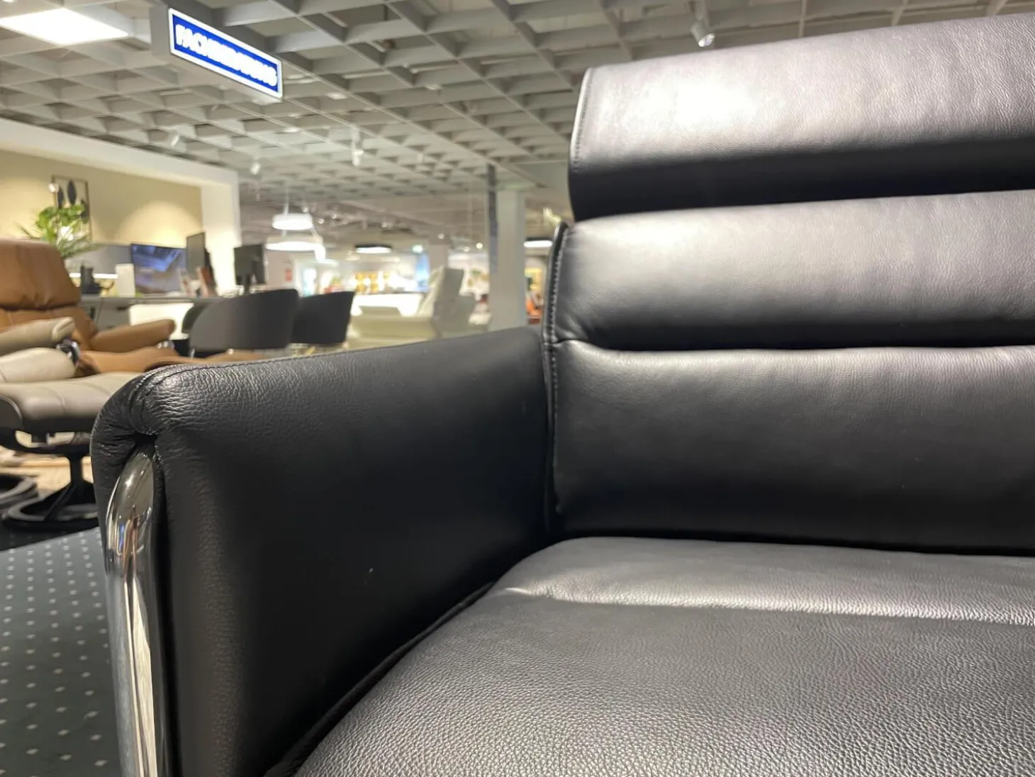 Polstergarnitur Emily V2 R Leder Cori 19 Black Schwarz Kufen Verchromt