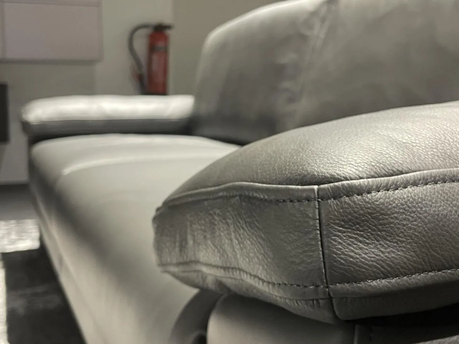 Polstergarnitur HS 450 Leder 545 56 Anthrazit Füße Metall Schwarz Inklusive Kissen