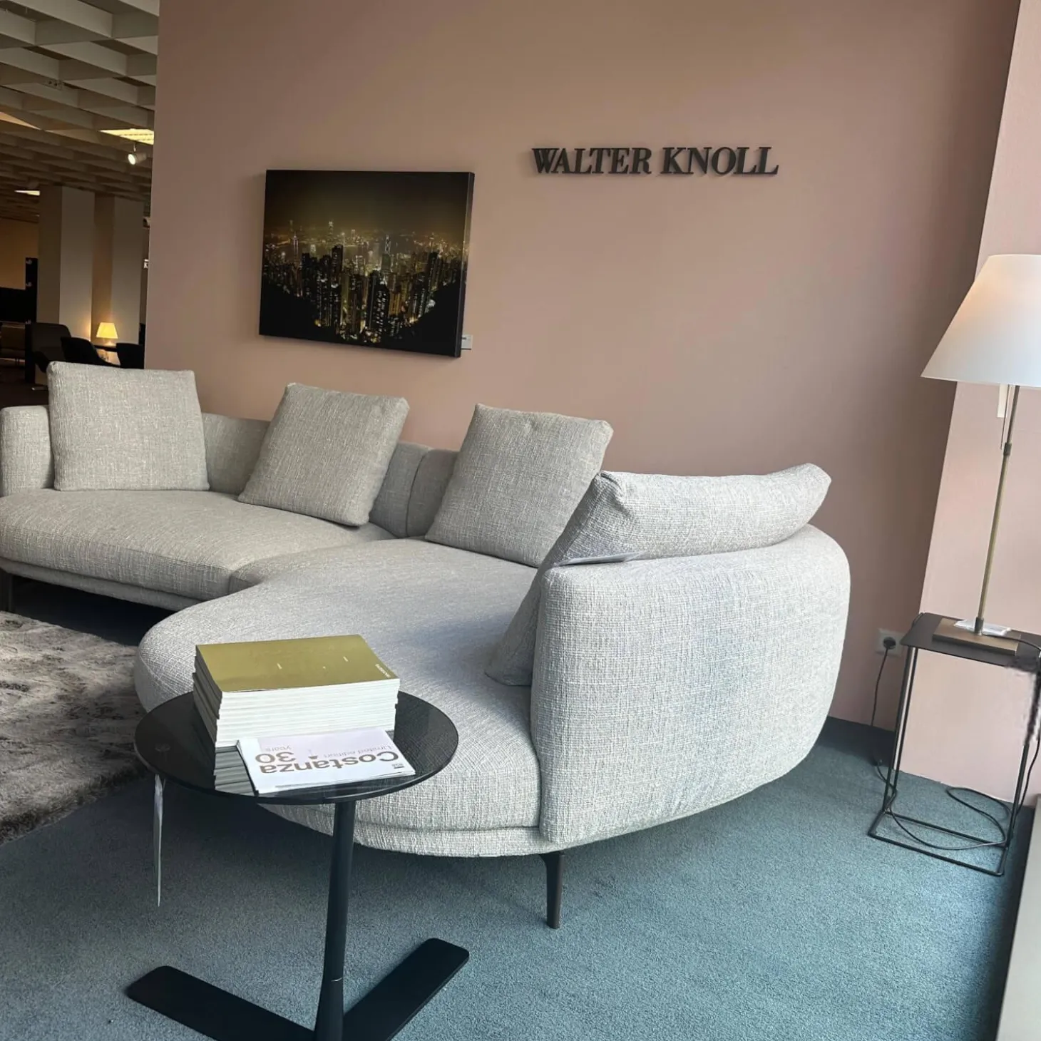 Polstergarnitur Maaru Stoff Namib 7920 Moon Grau Gestell Aluminium Bronze Matt Pulverbeschichtet Mit Kissen