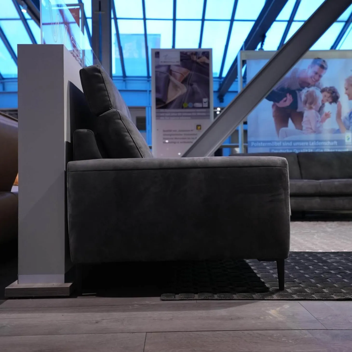 Polstergruppe 22850 Alexx Stoff V5295 Anthracite SK40 Grau Füße Metall Lackiert Schwarz Ohne Kopfstütze