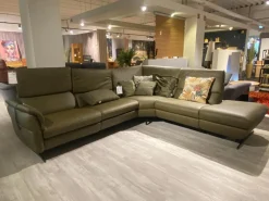 Polstergruppe Cesaro Casada Leder Olive Grün Gestell Edelstahl Füße Schwarz Edelstahl Lackiert Mit Elektrischen Verstellungen Der Kopfstützen Und Fußablage Inklusive 5 Kissen