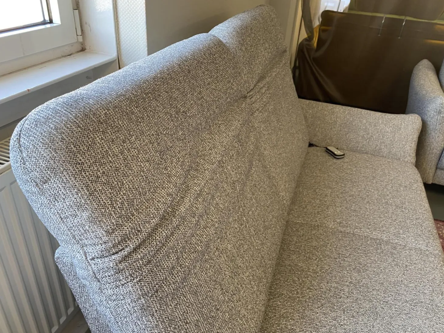 Polstergruppe Chiemsee Stoff Camo Granit Grau Fuß Metall Schwarz Mit Elektrischer Sitztiefenverstellung Und Relaxfunktion