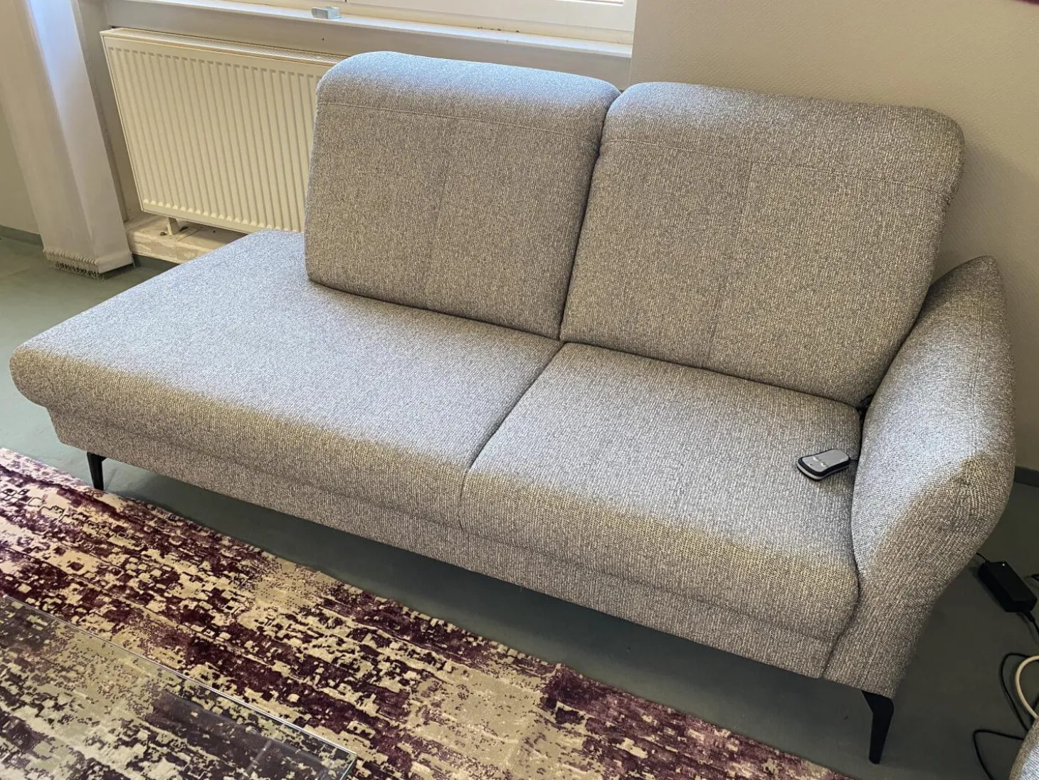 Polstergruppe Chiemsee Stoff Camo Granit Grau Fuß Metall Schwarz Mit Elektrischer Sitztiefenverstellung Und Relaxfunktion