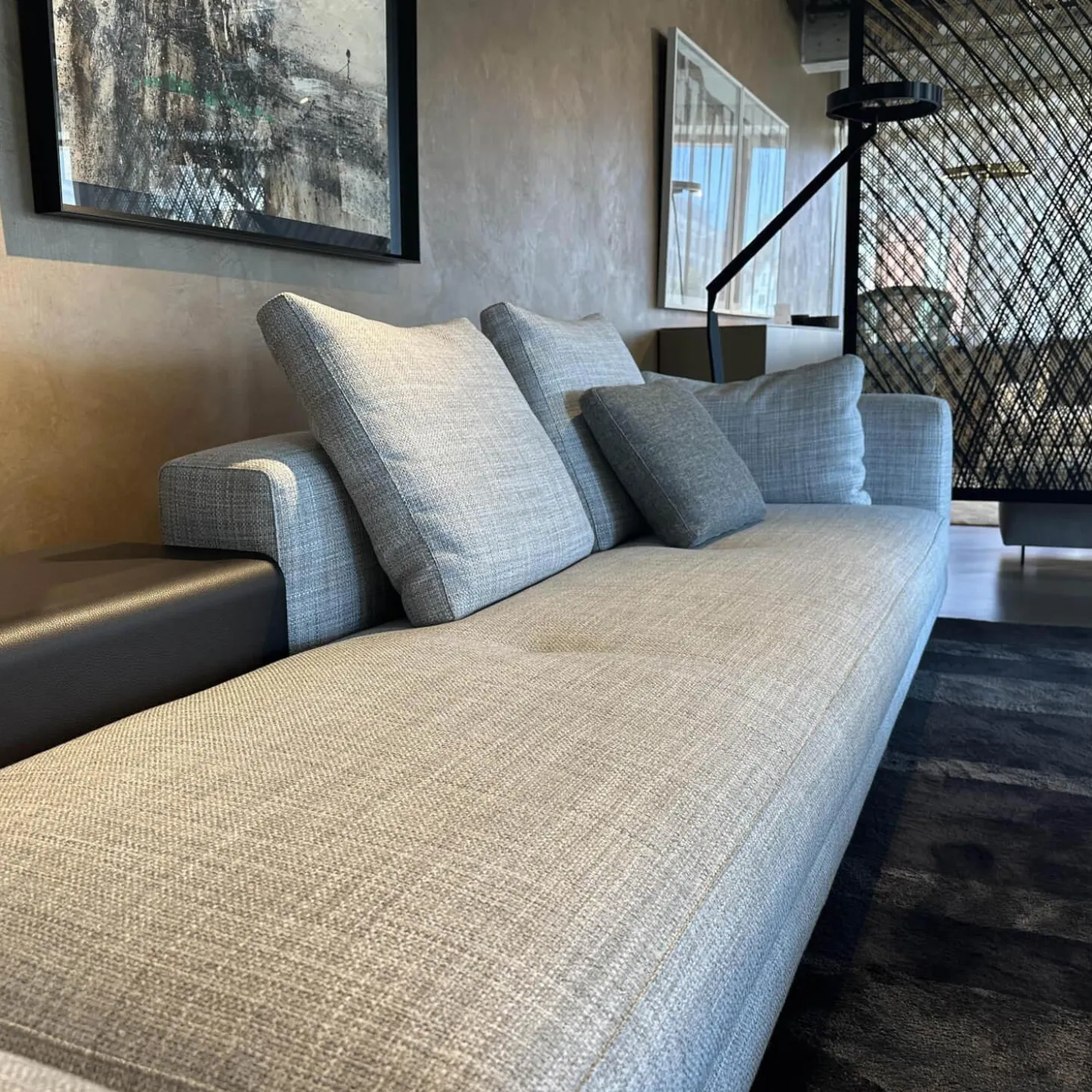 Polstergruppe Connery Stoff Double 02 Ghiaccio Grau Ablage Leder Aspen Schwarz Mit Kissen