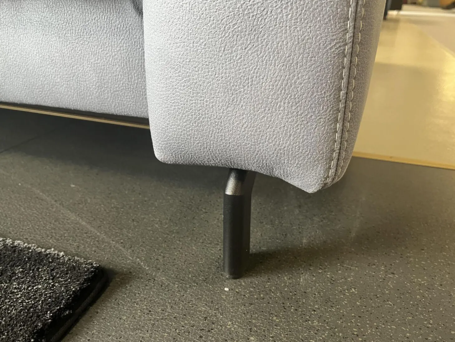 Polstergruppe Havannah Stoff Eldorado Hellblau Grau Füße Metall Schwarz Lackiert Mit Armteilverstellung Und Elektrischen Sitzvorzug