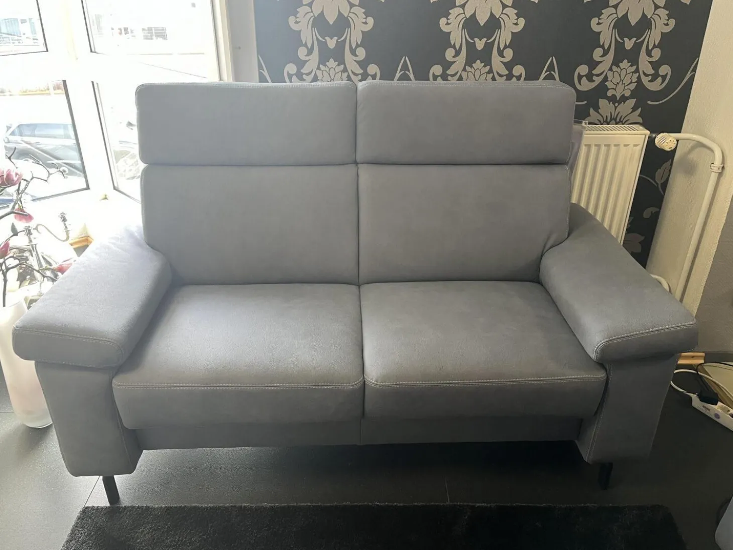 Polstergruppe Havannah Stoff Eldorado Hellblau Grau Füße Metall Schwarz Lackiert Mit Armteilverstellung Und Elektrischen Sitzvorzug