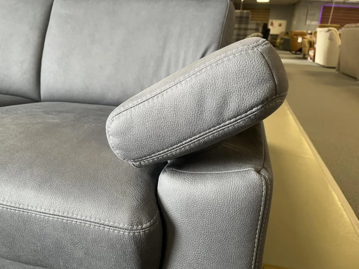 Polstergruppe Havannah Stoff Eldorado Hellblau Grau Füße Metall Schwarz Lackiert Mit Armteilverstellung Und Elektrischen Sitzvorzug