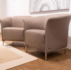 Polstergruppe Navarro Anilin-Dickleder Füße Metallbügel Nickel Satiniert