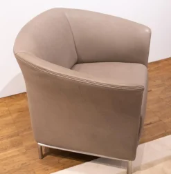 Polstergruppe Navarro Anilin-Dickleder Füße Metallbügel Nickel Satiniert